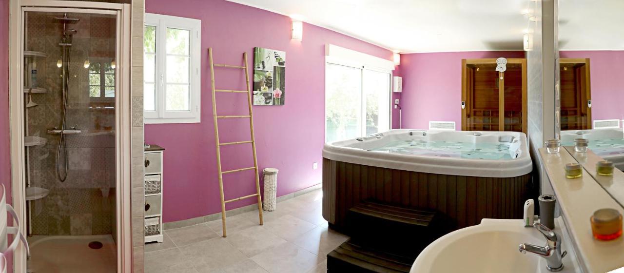 Au Coeur Du Bien Etre, Chambre D'Hotes Avec Piscine Chauffee Et Couverte, Spa, Sauna, Massages Монто Экстерьер фото